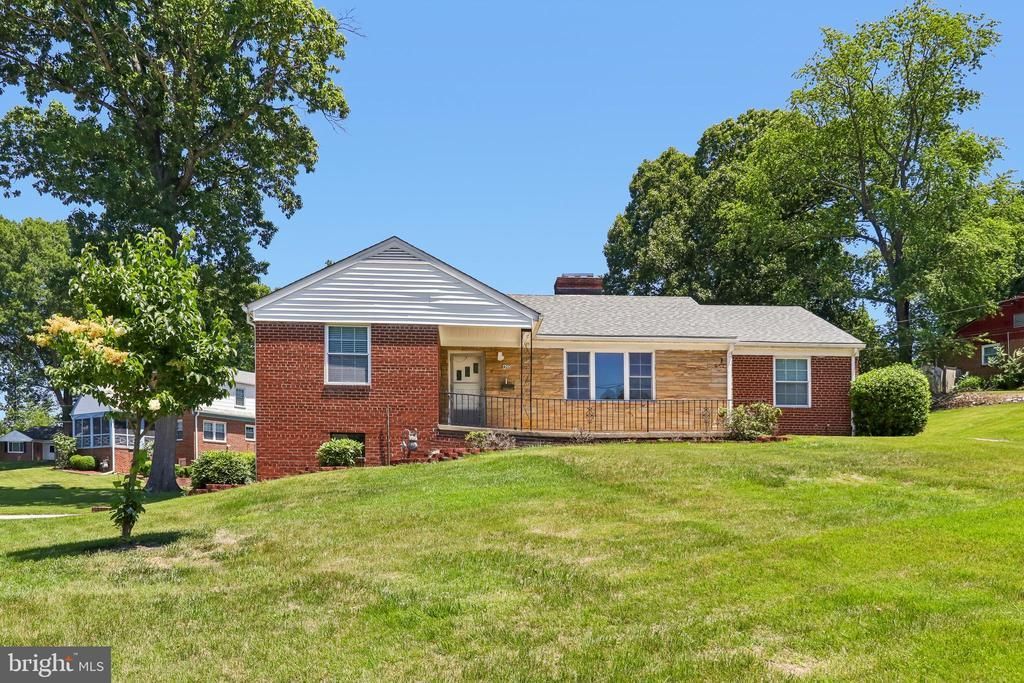 400 Southwest Drive, Silver Spring, MD 20901 Main Photo