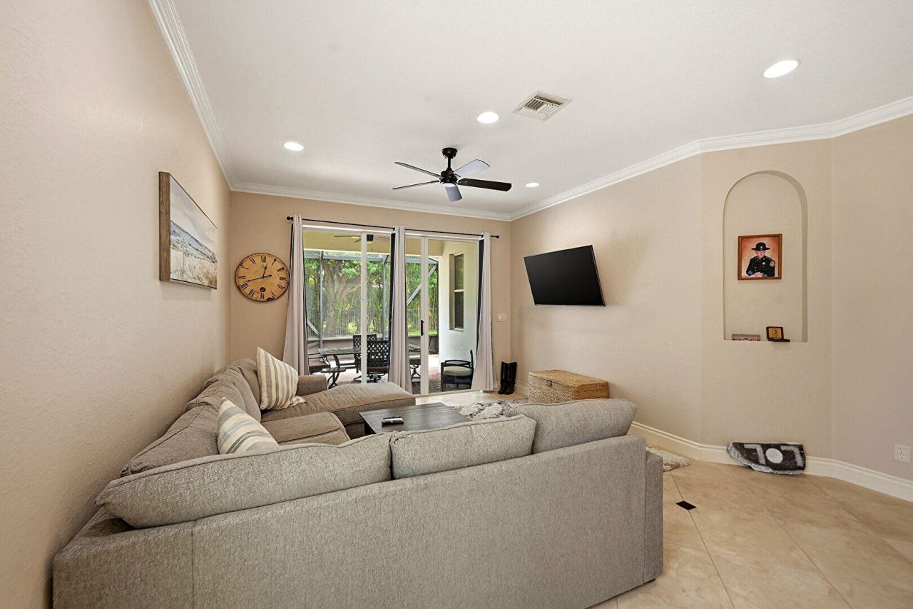 310 Venice Boulevard, Royal Palm Beach, FL 33411 Photo