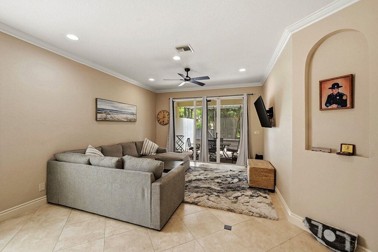 310 Venice Boulevard, Royal Palm Beach, FL 33411 Photo