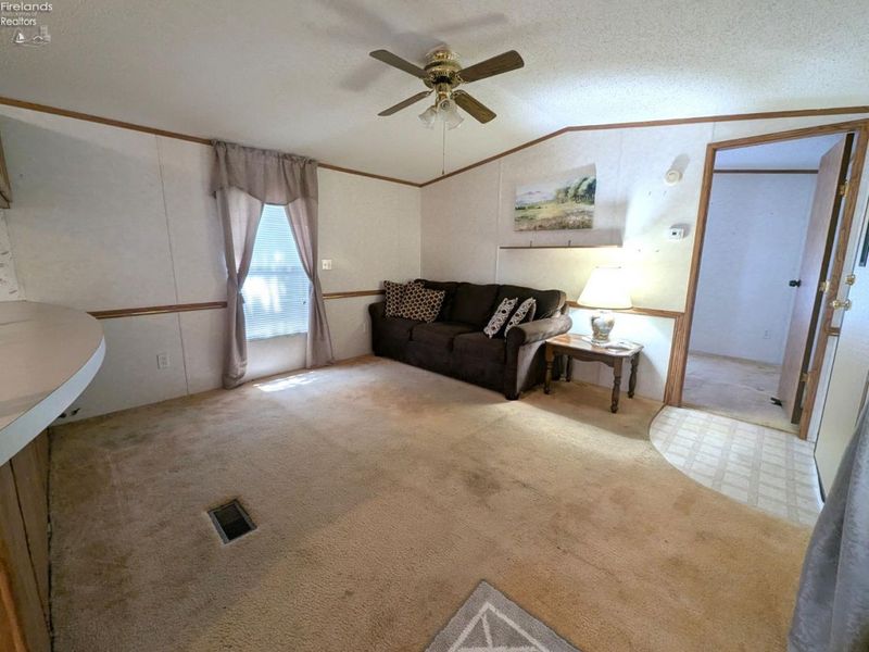 1057 E Sister Lane, Oak Harbor, OH 43449 Photo 4