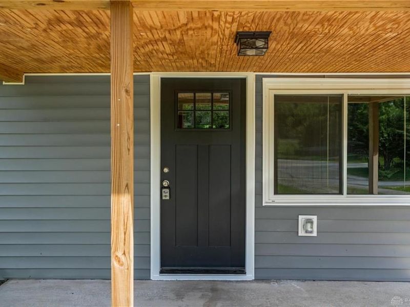 1920 S Burnett Road, Springfield Township, OH 45505 Photo 10