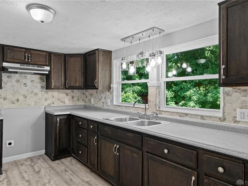 1920 S Burnett Road, Springfield Township, OH 45505 Photo 14