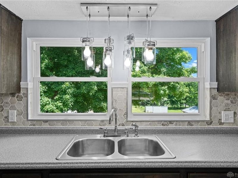 1920 S Burnett Road, Springfield Township, OH 45505 Photo 15