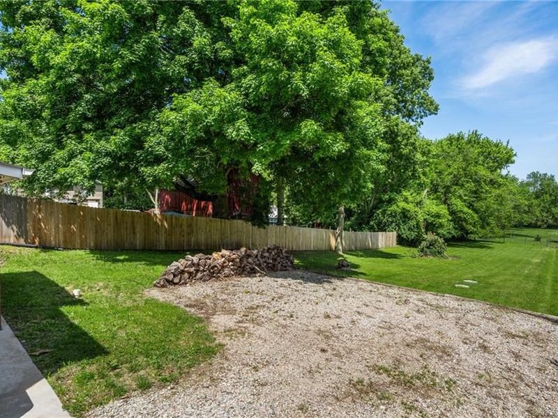 1920 S Burnett Road, Springfield Township, OH 45505 Photo 4