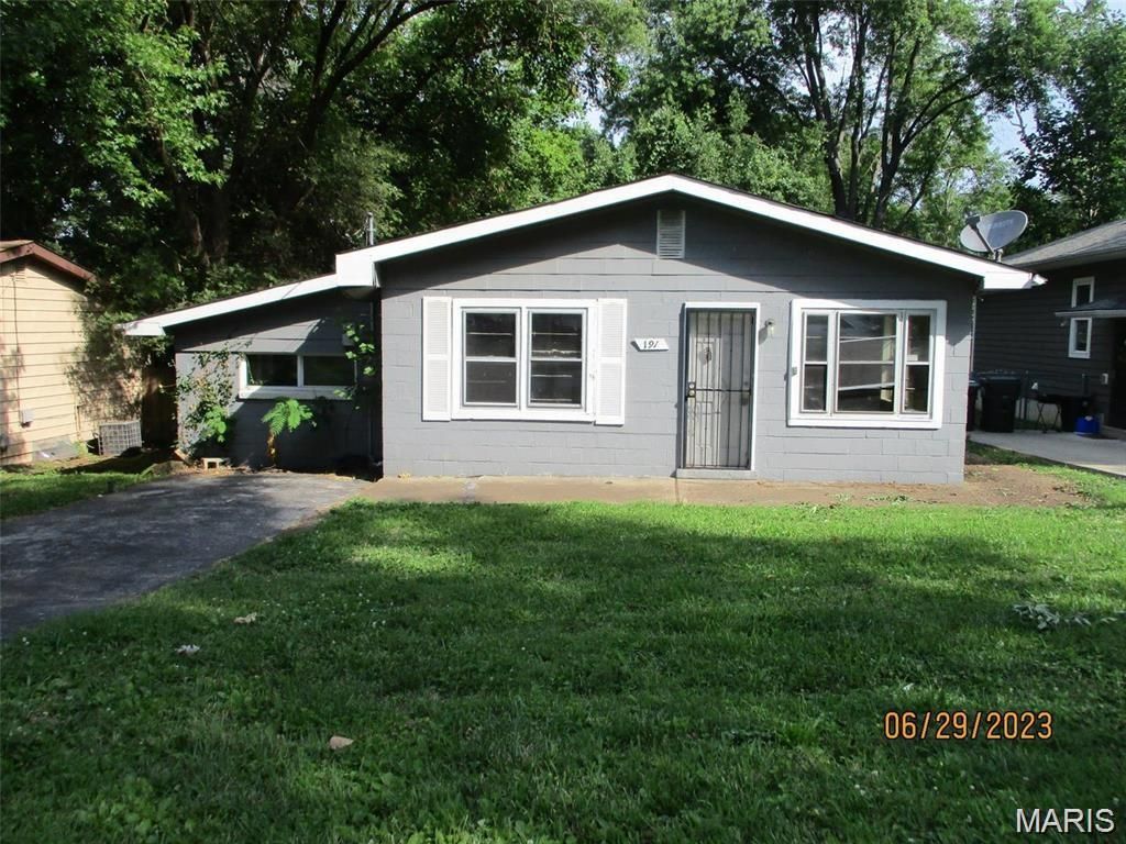 191 Bascom Drive , Hazelwood, MO 63135 Main Photo