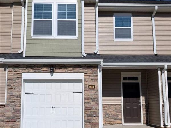 1664 Hallview Court , Kernersville, NC 27284