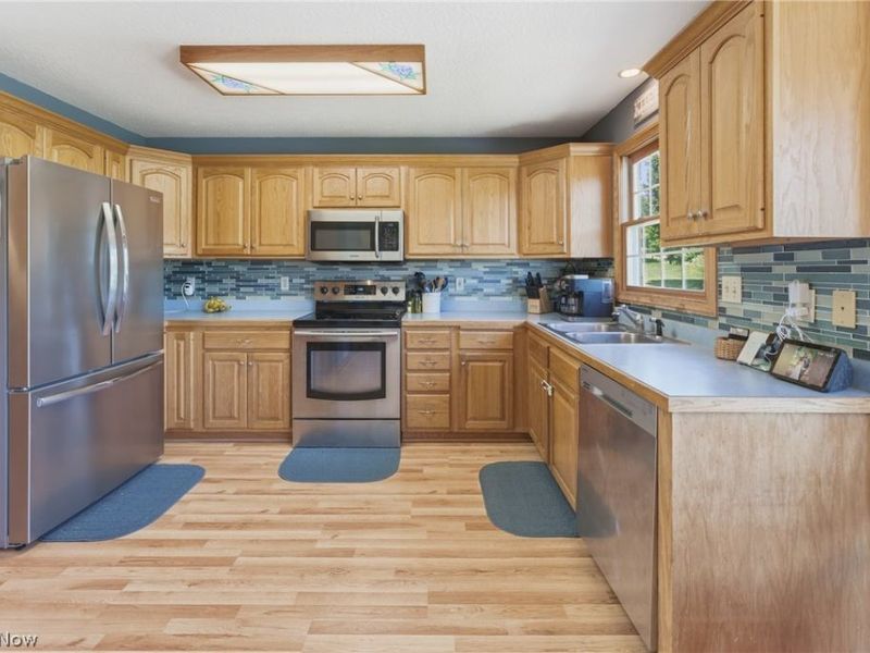 7987 Lisbon St E, East Canton, OH 44730 Photo 7