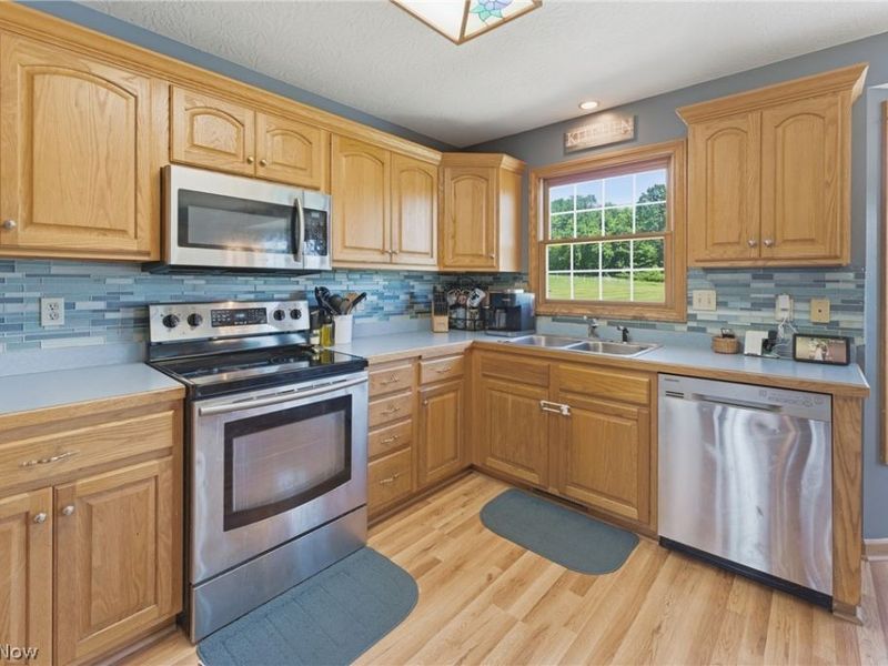 7987 Lisbon St E, East Canton, OH 44730 Photo 9