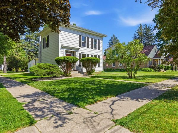 121 N 5th Street, Delavan, WI 53115
