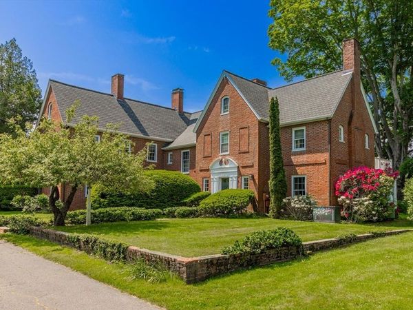 82 River Rd, Topsfield, MA 01983