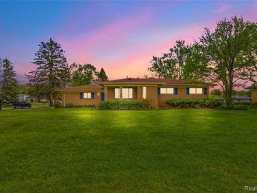 3129 Beacham Drive , Waterford Twp, MI 48329