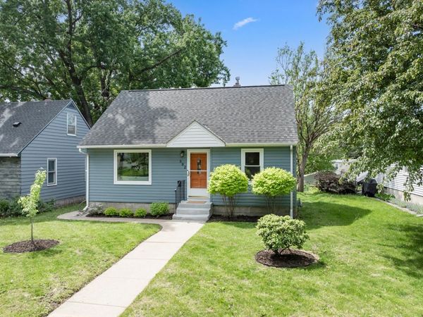 582 36 1/2 Avenue NE, Minneapolis, MN 55418