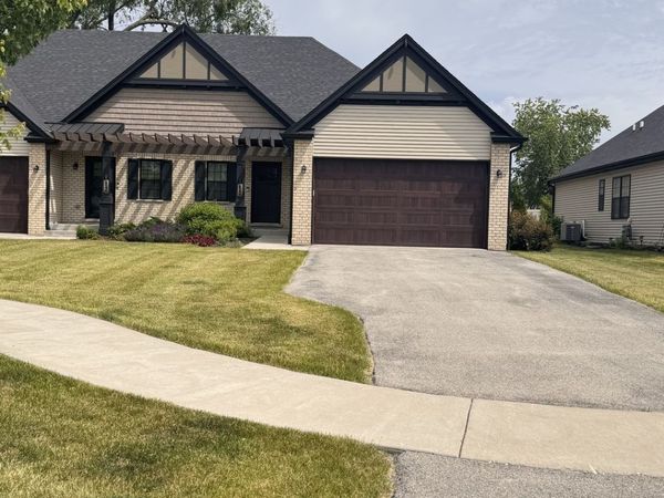 548 Mihelich Lane , Lockport, IL 60441