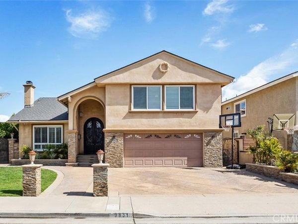 9831 Vicksburg Drive, Huntington Beach, CA 92646