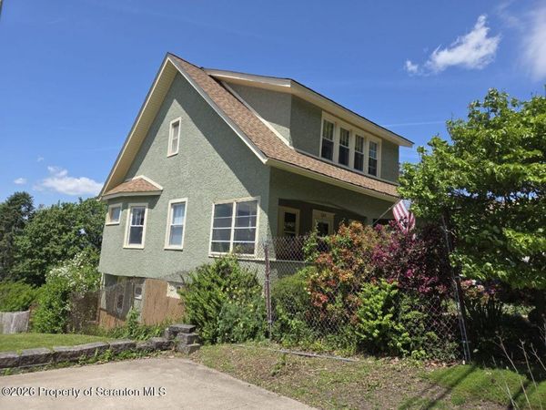 229 E Mountain Road, Scranton, PA 18505
