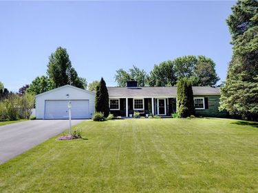 17 Hilltop Drive, Pittsford, NY 14534