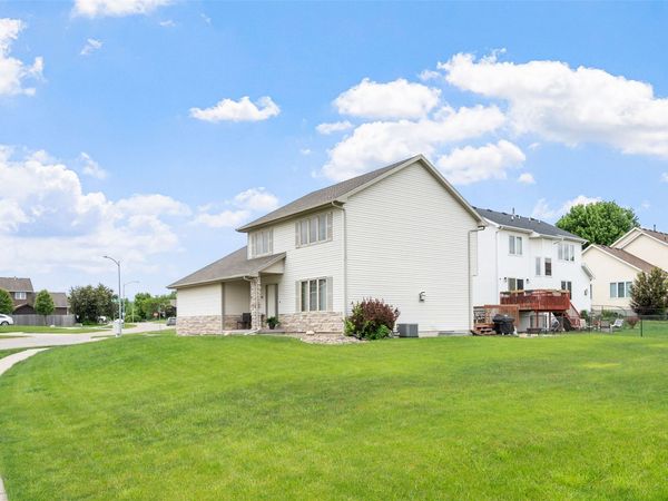 1600 E Boston Avenue, Indianola, IA 50125