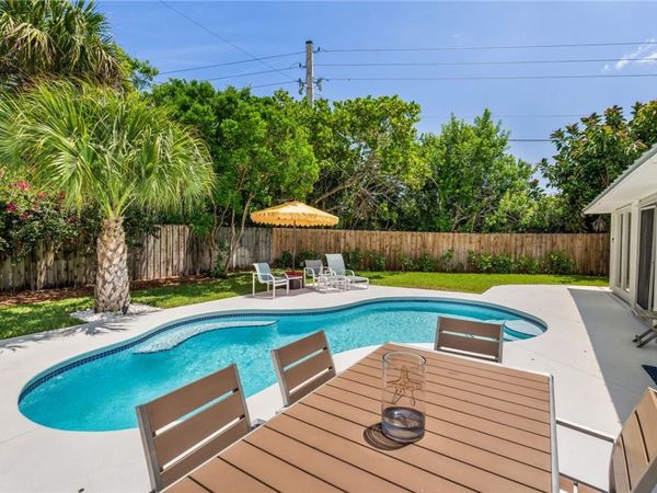 1970 Coco Plum Lane, Vero Beach, FL 32963