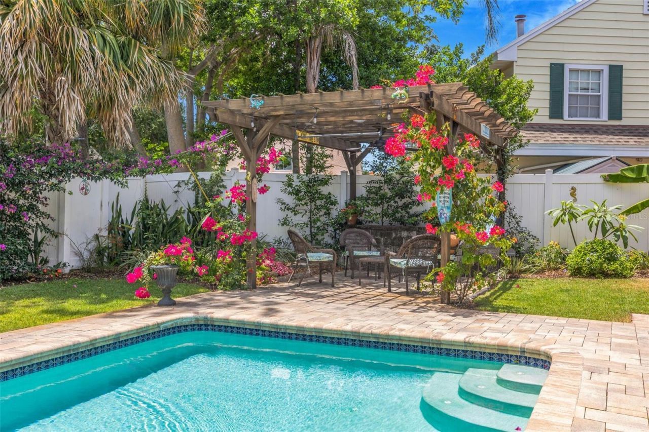 852 35th Avenue N, Saint Petersburg, FL 33704 Photo