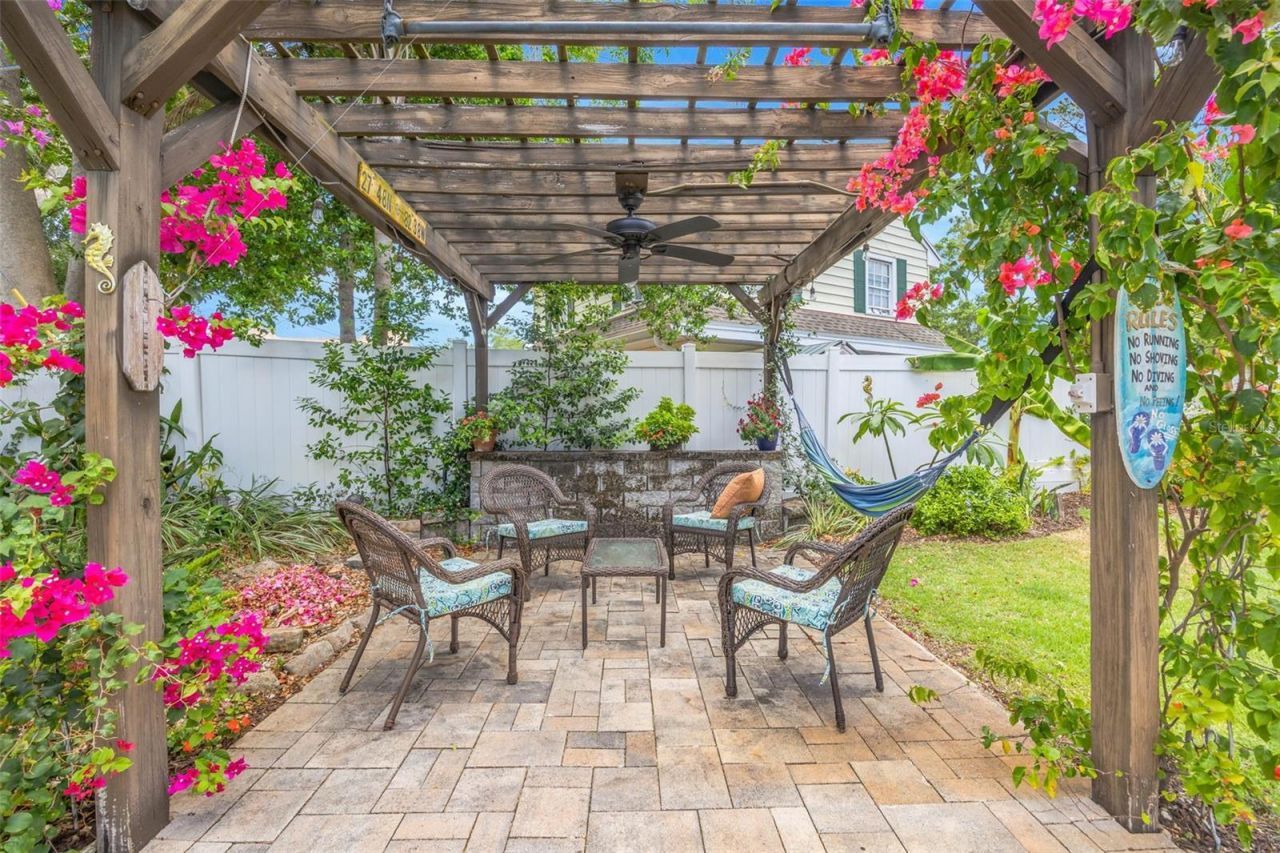 852 35th Avenue N, Saint Petersburg, FL 33704 Photo