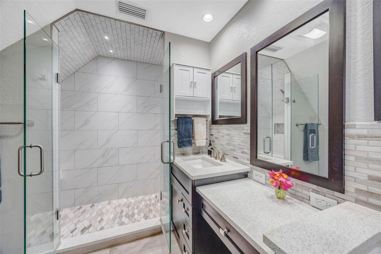 852 35th Avenue N, Saint Petersburg, FL 33704 Photo