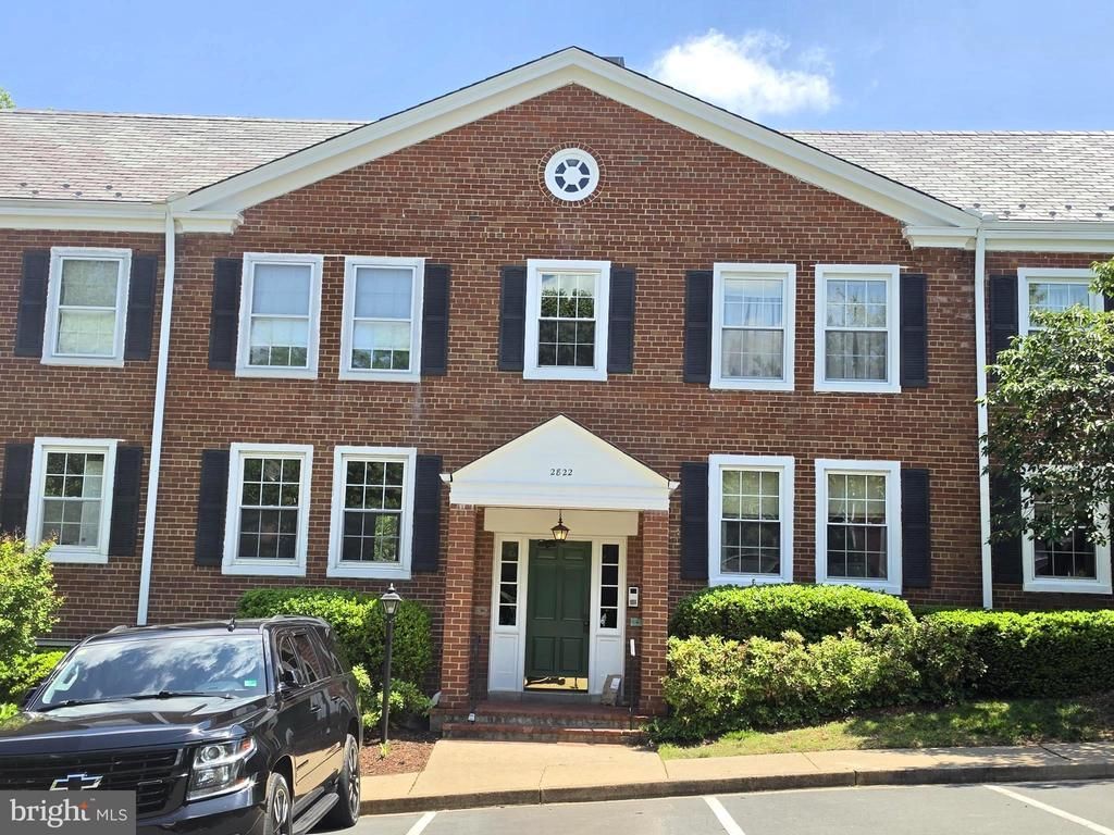 2822 S Abingdon Street , Unit B2, Arlington, VA 22206 Main Photo