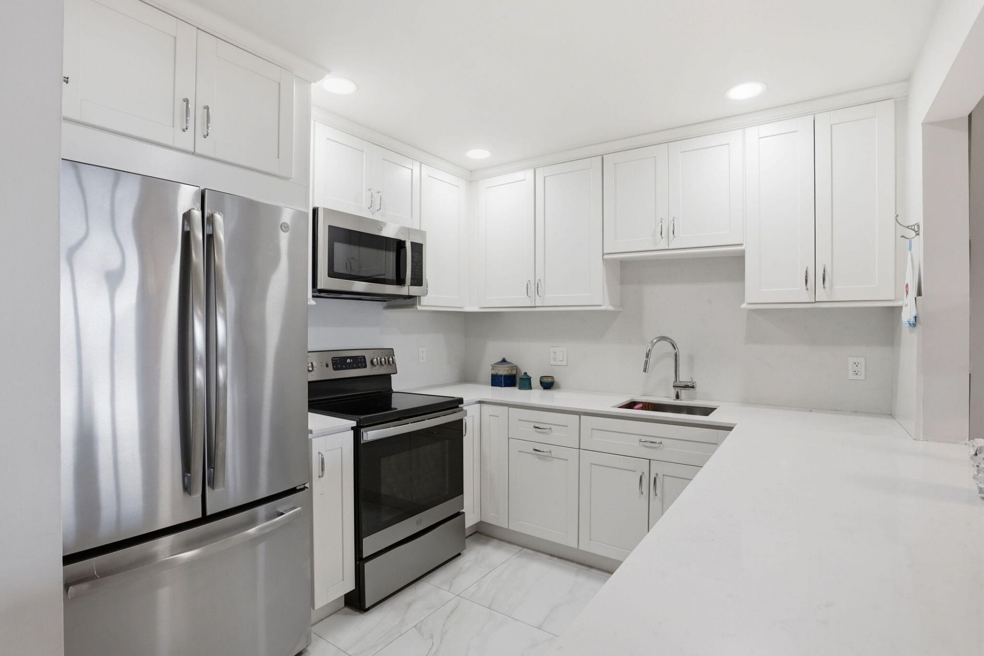 1516 S Lakeside Drive, Unit 103, Lake Worth Beach, FL 33460 Photo