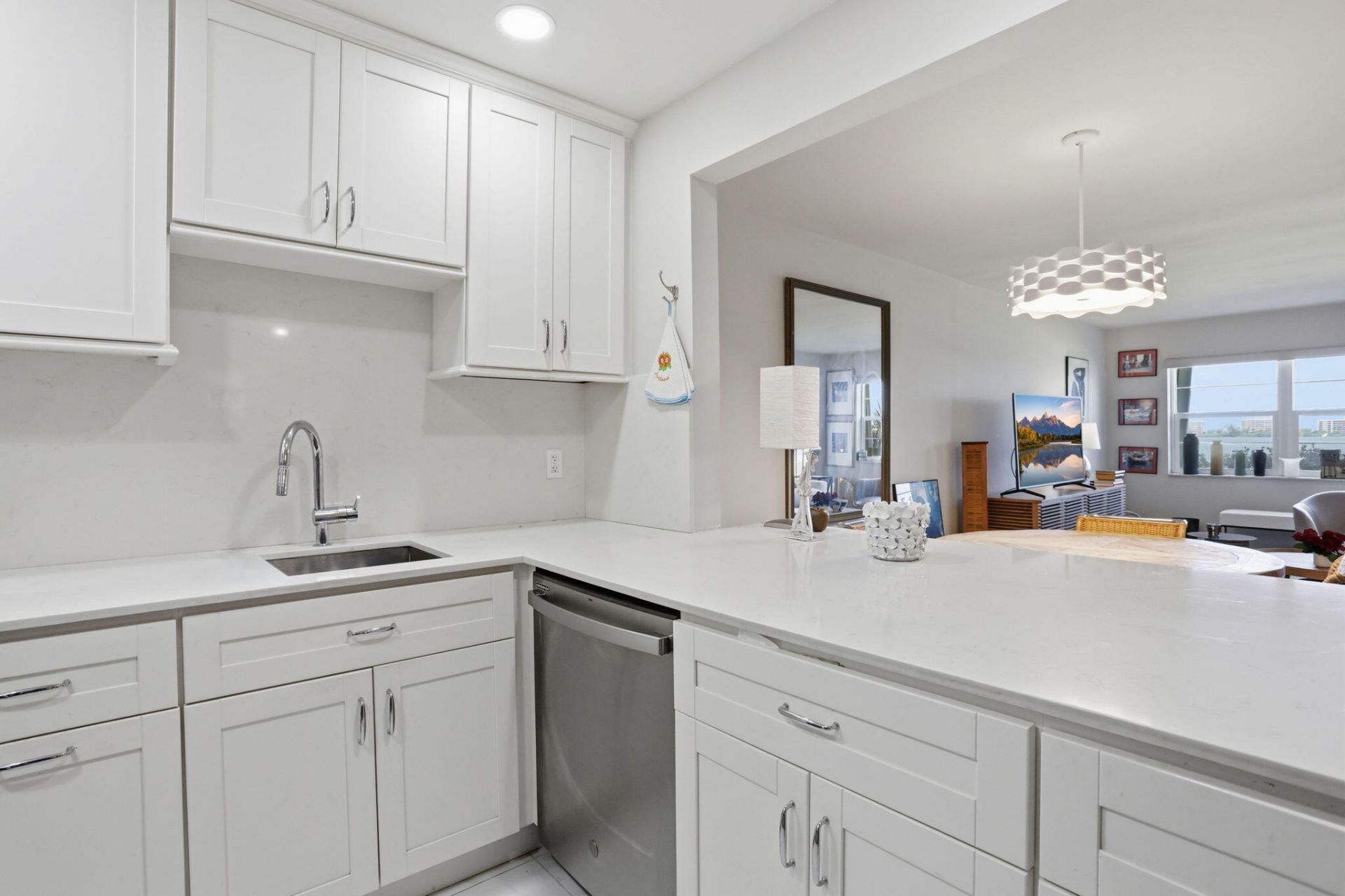 1516 S Lakeside Drive, Unit 103, Lake Worth Beach, FL 33460 Photo