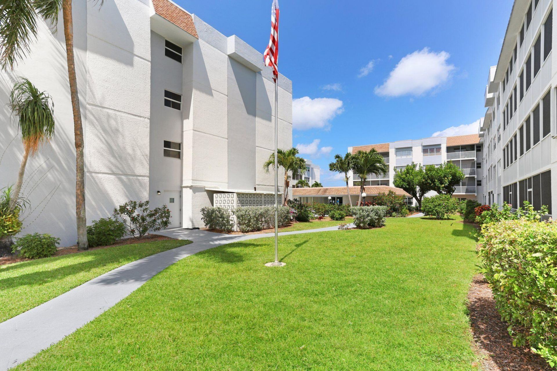 1516 S Lakeside Drive, Unit 103, Lake Worth Beach, FL 33460 Photo