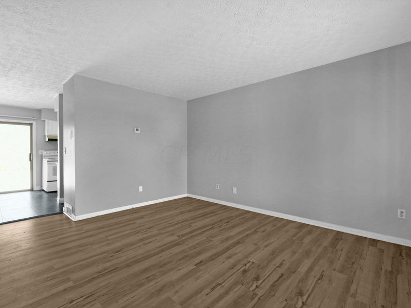 1880 Billingsley Road , Columbus, OH 43235 Photo 7