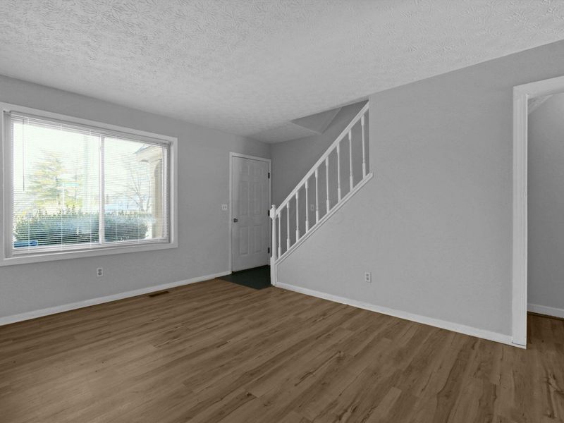 1880 Billingsley Road , Columbus, OH 43235 Photo 8
