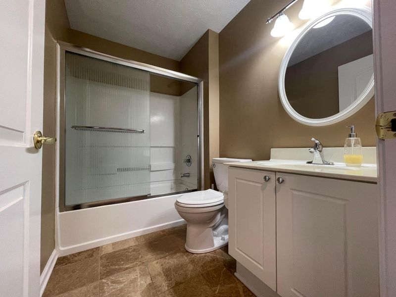 2001 Berrancher Drive , Columbus, OH 43228 Photo 5
