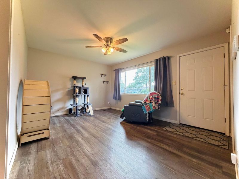 144 Woodlawn Avenue, Columbus, OH 43228 Photo 4
