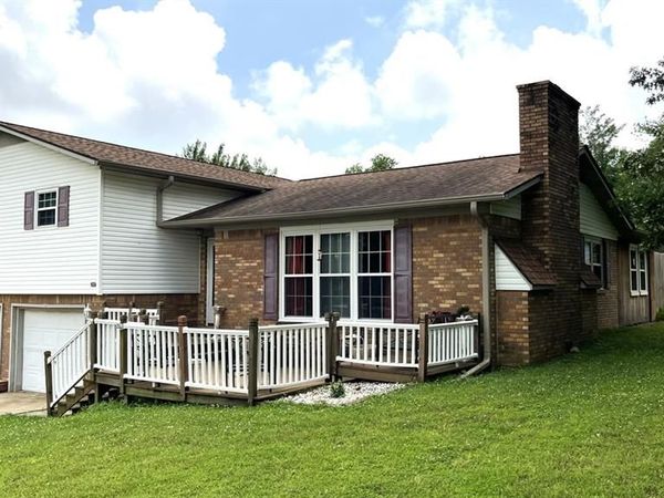 707 Moore Street, Dexter, MO 63841