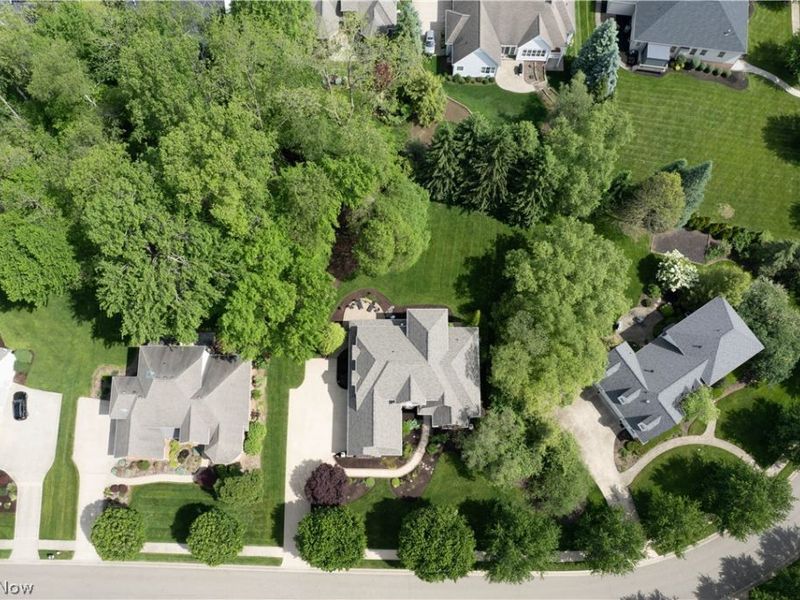 1535 Chadford Gate SE, Canton, OH 44709 Photo 2