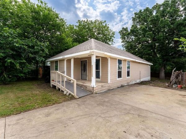 1502 Adelaide Drive , Dallas, TX 75216