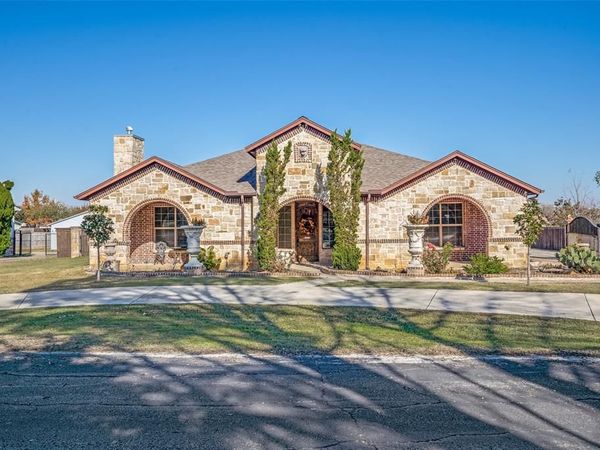 308 Sheri Lane, Roanoke, TX 76262