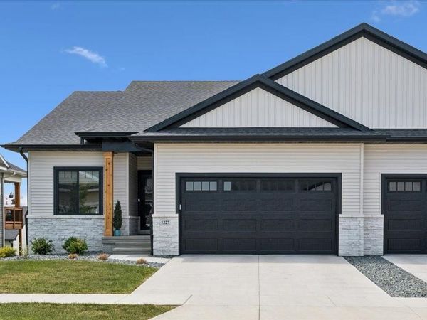 1227 Berkshire Lane, North Liberty, IA 52317