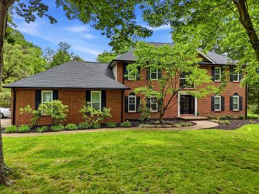14 Woodclyffe Road, Hurricane, WV 25526