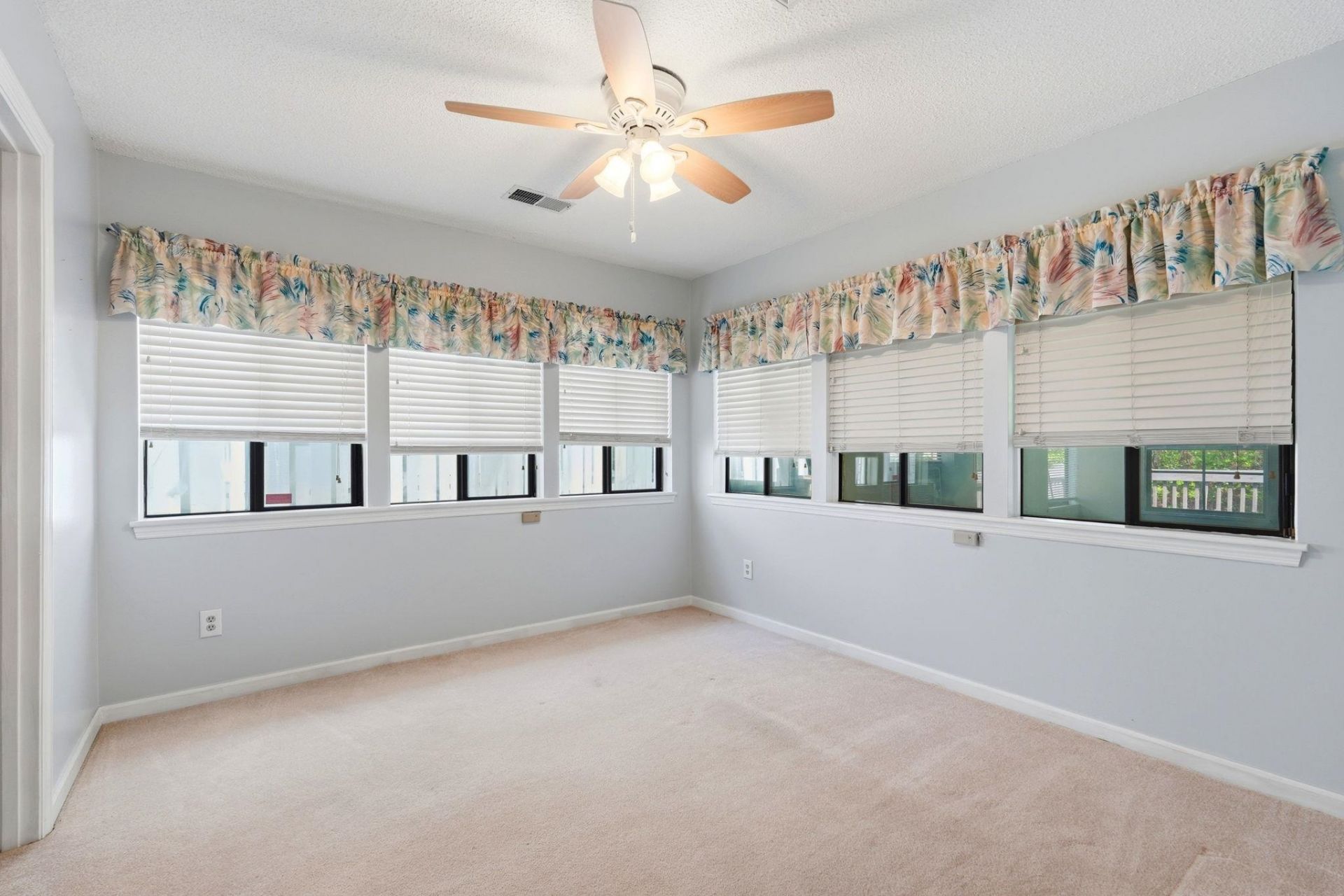 129 Hickory Dr.  Photo 18