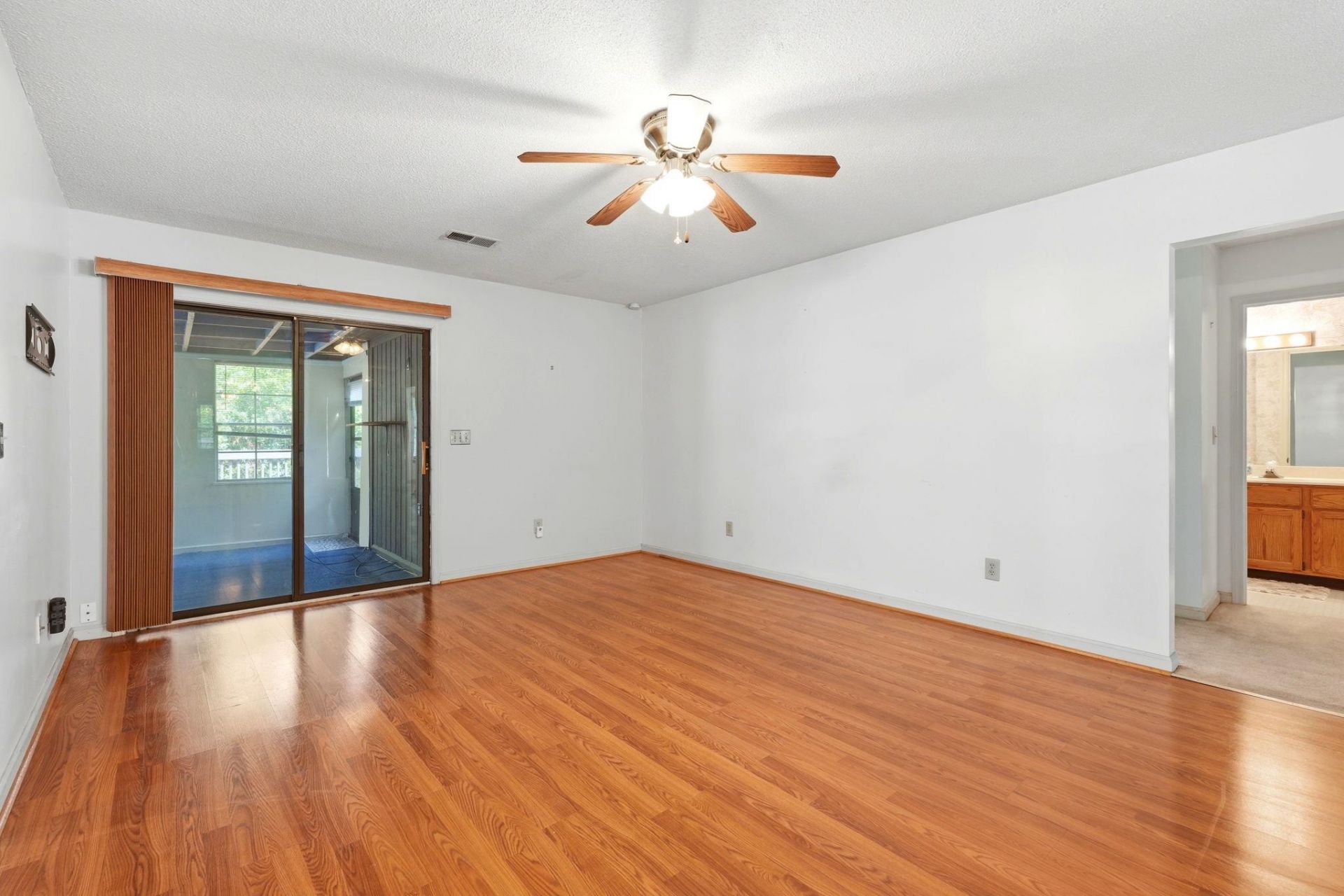 129 Hickory Dr. Photo 22