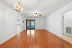 129 Hickory Dr. photo 4