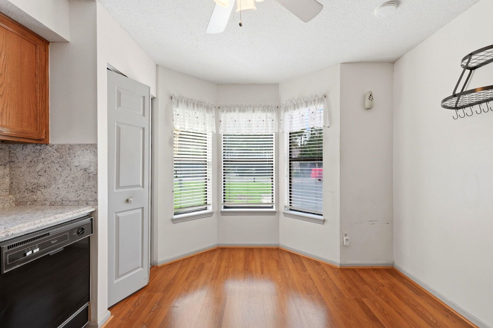 129 Hickory Dr.  Photo 8