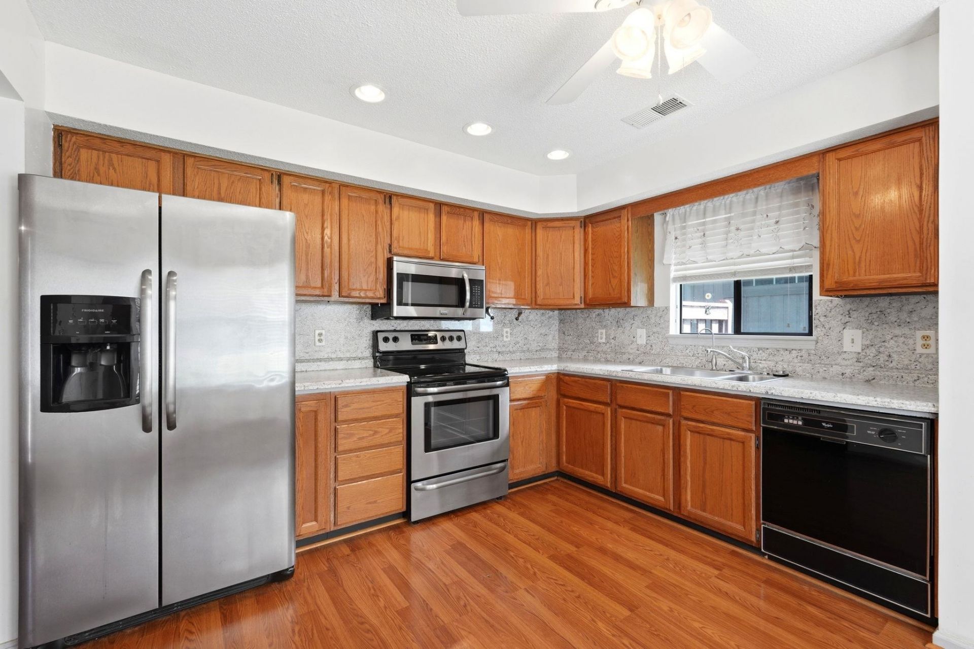 129 Hickory Dr.  Photo 9