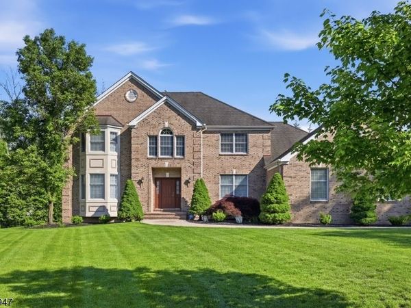 31 Phillip Dr, Parsippany-Troy Hills, NJ 07054