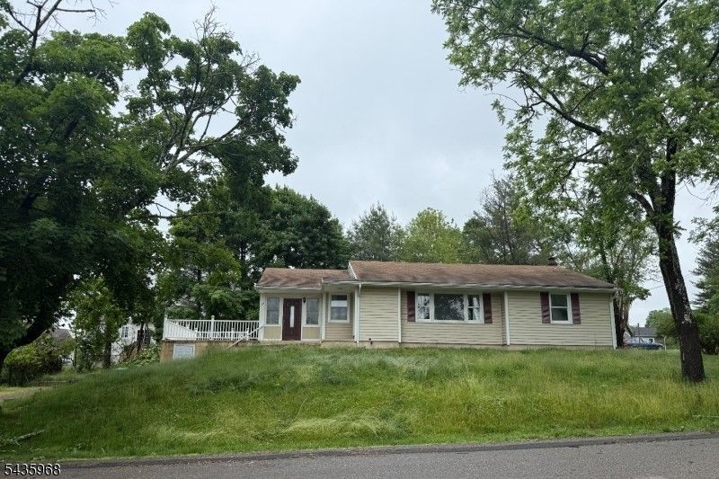 125 Hillcrest Dr, Milford, NJ 08848 Main Photo