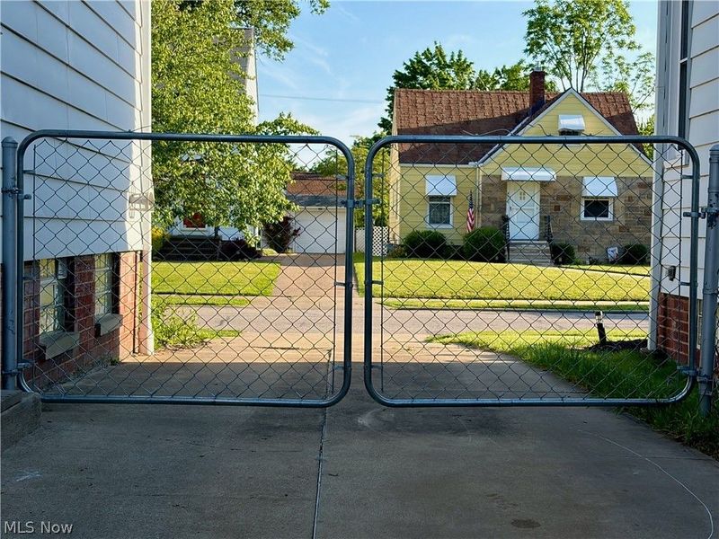 4515 Pershing Avenue, Parma, OH 44134 Photo 18