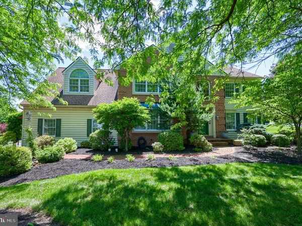 404 RHODA DRIVE , LANCASTER, PA 17601