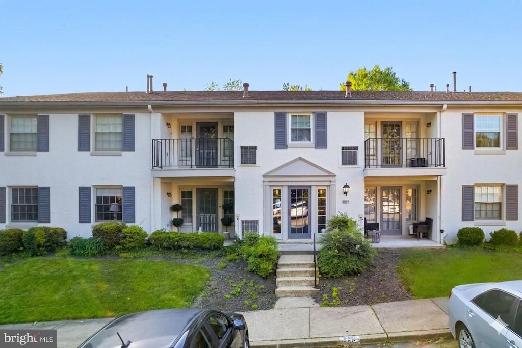 5817 L Rexford Drive, Unit 798, Springfield, VA 22152 Main Photo