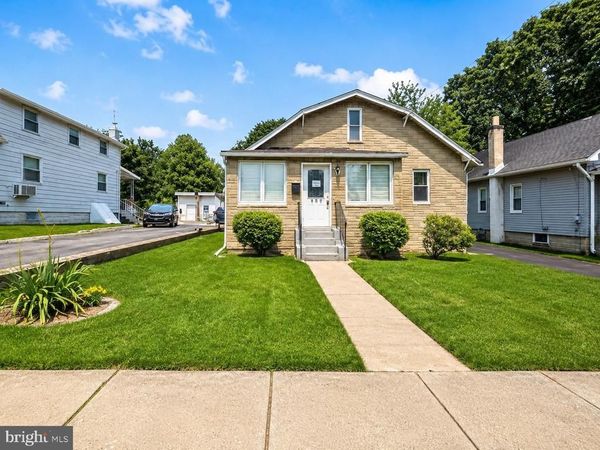 860 VELDE AVENUE, PENNSAUKEN, NJ 08110